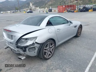 2016 Mercedes-Benz SLK 300 z VIN WDDPK3JA6GF120786, wystawiony jako IAAI lot #42194863 z przebiegiem 114 125 mil mil oraz . Historia ofert i sprzedaży dostępna na DreamBid. Obrazek 4.