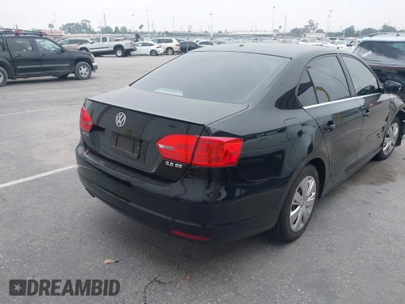 2013 Volkswagen Jetta SE с VIN 3VWDX7AJ2DM414183, выставлен на аукционе IAAI как лот 42489925 с пробегом 52 617 миль миль и . История ставок и продаж доступна на DreamBid. Изображение 4.