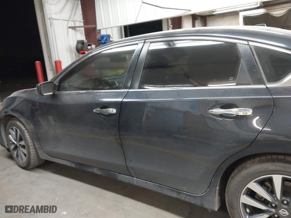2017 Nissan Altima 2.5 SV with VIN 1N4AL3AP3HC124367, listed as a IAAI auction lot 41588541 with 112,482 mi miles. Bid and sale history available at carsss.com. Image 14.