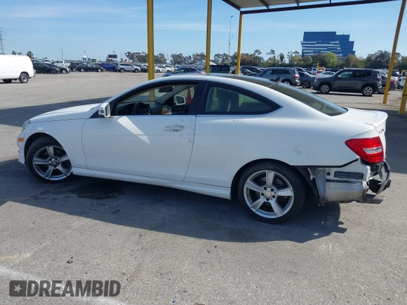 2015 Mercedes-Benz C 250 z VIN WDDGJ4HB5FG387742, wystawiony jako IAAI lot #41843773 z przebiegiem 77 548 mil mil oraz . Historia ofert i sprzedaży dostępna na DreamBid. Obrazek 14.
