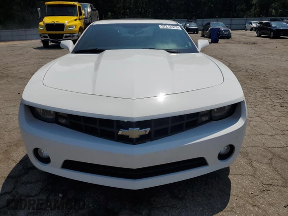 2011 Chevrolet Camaro 1LT z VIN 2G1FB1ED9B9150793, wystawiony jako Copart lot #57212975 z przebiegiem 133 895 mil mil oraz Szkoda całkowita • Salvage title. Historia ofert i sprzedaży dostępna na DreamBid. Obrazek 5.