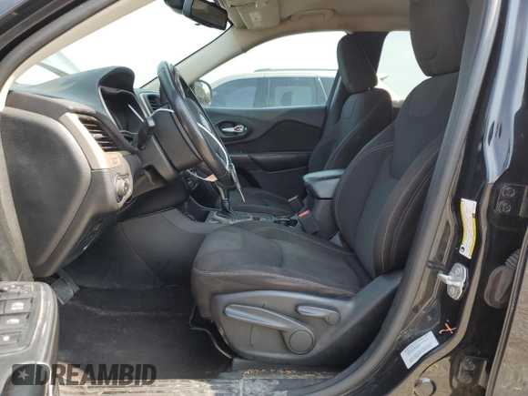 2016 Jeep Cherokee Latitude с VIN 1C4PJLCBXGW376545, выставлен на аукционе Copart как лот 59306395 с пробегом 166 930 миль миль и Списание • Salvage title. История ставок и продаж доступна на DreamBid. Изображение 7.