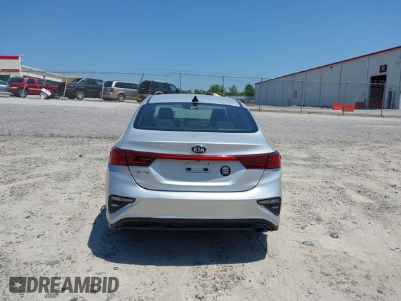 2019 Kia Forte LXS z VIN 3KPF24AD8KE024487, wystawiony jako IAAI lot #42138829 z przebiegiem 110 899 mil mil oraz . Historia ofert i sprzedaży dostępna na DreamBid. Obrazek 17.