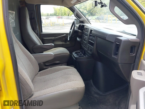 2021 Chevrolet Express Cargo with VIN 1GCWGAFP8M1175144, listed as a IAAI auction lot 42815392 with 57,298 mi miles and . Bid and sale history available at DreamBid. Image 5.
