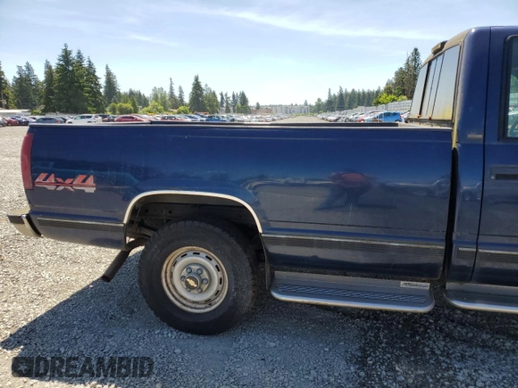 1995 Chevrolet Silverado 2500 z VIN 1GCFK24K7SE228644, wystawiony jako Copart lot #57244755 z przebiegiem 241 137 mil mil oraz Szkoda całkowita • Salvage title. Historia ofert i sprzedaży dostępna na DreamBid. Obrazek 10.