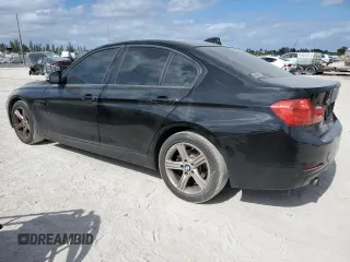 2013 BMW 3 Series 320i xDrive с VIN WBA3C3C53DF979218, выставлен на аукционе Copart как лот 54773715 с пробегом 154 369 миль миль и Списание • Salvage title. История ставок и продаж доступна на DreamBid. Изображение 2.