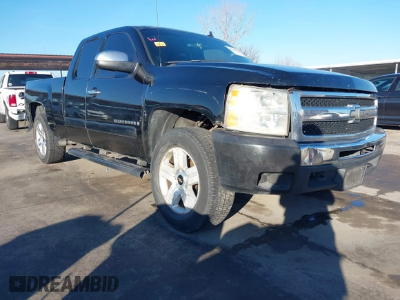 2007 Chevrolet Silverado 1500 LT w/2LT with VIN 2GCEC19J271675569, listed as a IAAI auction lot 41648141 with 293,825 mi miles. Bid and sale history available at carsss.com. Image 1.