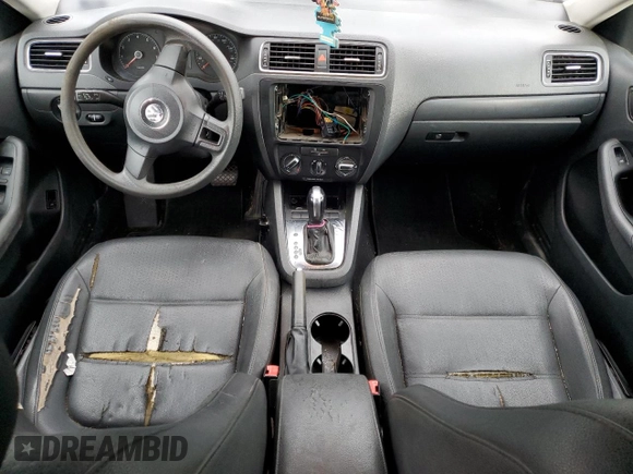 2011 Volkswagen Jetta SE with VIN 3VWDX7AJ0BM330408, listed as a Copart auction lot 61417785 with 152,588 mi miles and Salvage title. Bid and sale history available at DreamBid. Image 8.