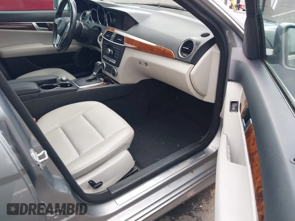 2014 Mercedes-Benz C with VIN WDDGF8AB5ER318166, listed as a IAAI auction lot 41911146 with 115,691 mi miles. Bid and sale history available at carsss.com. Image 5.