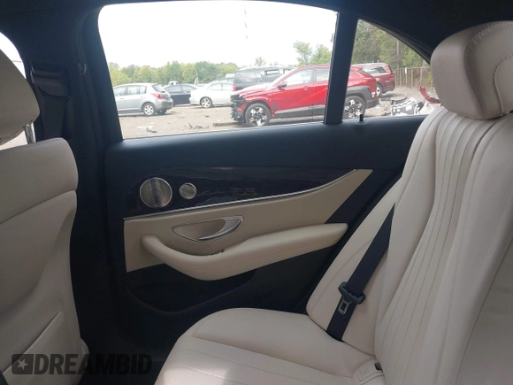 2021 Mercedes-Benz E-Class E 350 with VIN W1KZF8DBXMB003732, listed as a IAAI auction lot 40275325 with 28,211 mi miles. Bid and sale history available at carsss.com. Image 8.