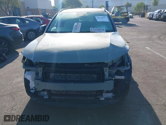 2021 Volvo XC40 with VIN YV4ED3UR3M2547274, listed as a IAAI auction lot 42328137 with 28,585 mi miles and . Bid and sale history available at DreamBid. Image 13.