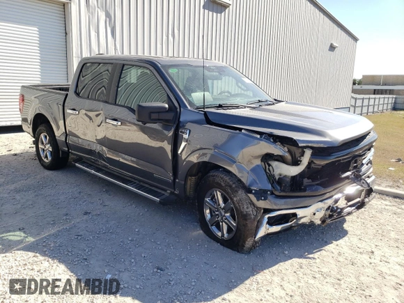 2024 Ford F-150 XLT with VIN 1FTFW3LD7RFA02721, listed as a Copart auction lot 44054055 with 18,925 mi miles and Clean Title. Bid and sale history available at carsss.com. Image 4.