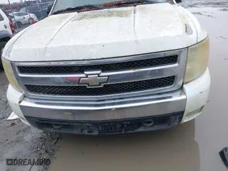 2007 Chevrolet Silverado 1500 Work Truck with VIN 1GCEC19CX7Z530028, listed as a IAAI auction lot 41756985 with 316,348 mi miles. Bid and sale history available at carsss.com. Image 13.