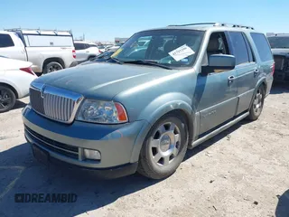 2006 Lincoln Navigator Luxury with VIN 5LMFU28586LJ12930, listed as a IAAI auction lot 41735286 with 168,480 mi miles. Bid and sale history available at carsss.com. Image 2.