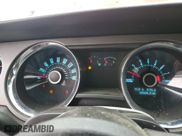 2013 Ford Mustang V6 with VIN 1ZVBP8EM3D5203940, listed as a Copart auction lot 55064825 with 129,334 mi miles and Salvage title. Bid and sale history available at DreamBid. Image 9.