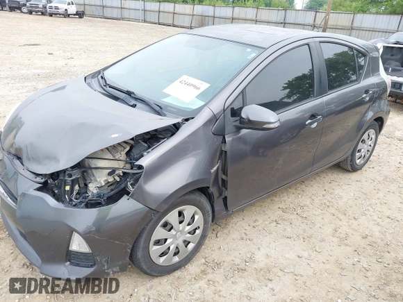 2014 Toyota Prius One z VIN JTDKDTB33E1084788, wystawiony jako IAAI lot #42440966 z przebiegiem 304 181 mil mil oraz . Historia ofert i sprzedaży dostępna na DreamBid. Obrazek 2.