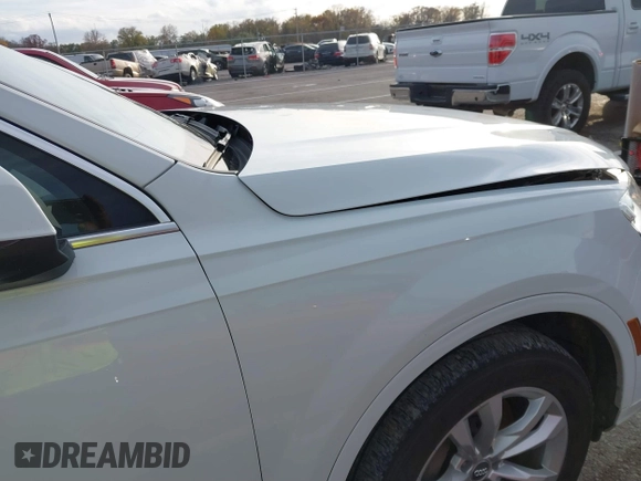 2017 Audi Q7 Premium Plus with VIN WA1LAAF78HD041060, listed as a IAAI auction lot 40892654 with 172,005 mi miles and . Bid and sale history available at DreamBid. Image 19.