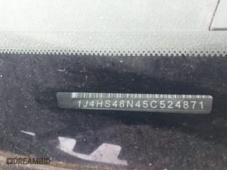 2005 Jeep Grand Cherokee Laredo with VIN 1J4HS48N45C524871, listed as a IAAI auction lot 41920807 with 169,633 mi miles. Bid and sale history available at carsss.com. Image 9.