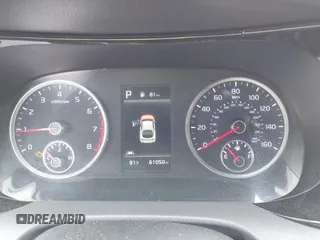 2023 Kia K5 GT-Line z VIN 5XXG64J26PG176483, wystawiony jako IAAI lot #42154614 z przebiegiem 61 050 mil mil oraz . Historia ofert i sprzedaży dostępna na DreamBid. Obrazek 7.