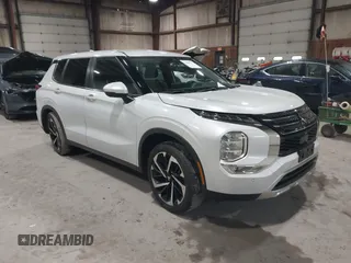 2022 Mitsubishi Outlander SE z VIN JA4J3UA84NZ062456, wystawiony jako IAAI lot #42265753 z przebiegiem 13 911 mil mil oraz . Historia ofert i sprzedaży dostępna na DreamBid. Obrazek 1.