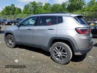 2018 Jeep Compass Latitude z VIN 3C4NJDBB8JT234996, wystawiony jako Copart lot #58418545 z przebiegiem 57 327 mil mil oraz Szkoda całkowita • Salvage title. Historia ofert i sprzedaży dostępna na DreamBid. Obrazek 2.