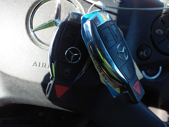 2013 Mercedes-Benz E-Class E 350 Luxury with VIN WDDHF8JB0DA768616, listed as a IAAI auction lot 41327288 with 142,125 mi miles. Bid and sale history available at carsss.com. Image 11.