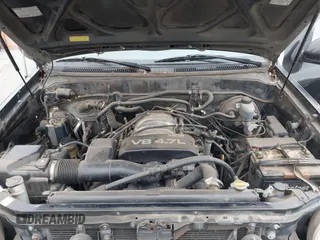 2002 Toyota Sequoia SR5 with VIN 5TDZT34A92S122584, listed as a IAAI auction lot 42082650 with 256,731 mi miles and . Bid and sale history available at carsss.com. Image 10.