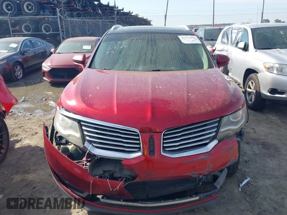 2016 Lincoln MKX Reserve z VIN 2LMTJ6LP5GBL67782, wystawiony jako IAAI lot #41773598 z przebiegiem 119 601 mil mil oraz . Historia ofert i sprzedaży dostępna na DreamBid. Obrazek 12.
