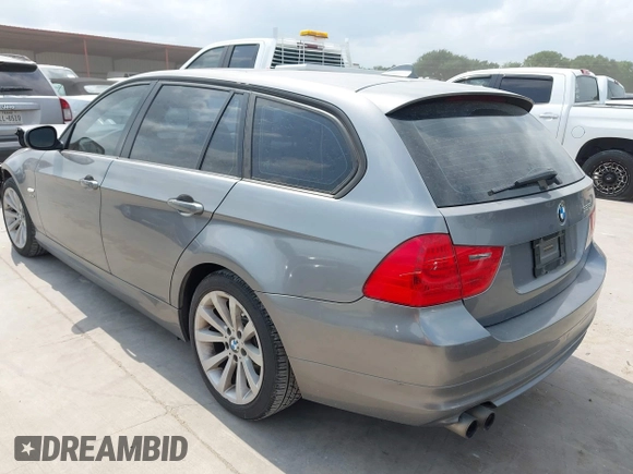 2011 BMW 3 Series 328i xDrive with VIN WBAUU3C52BA542337, listed as a IAAI auction lot 42141670 with 59,479 mi miles and . Bid and sale history available at DreamBid. Image 3.