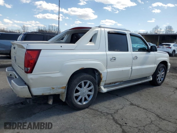 2003 Cadillac Escalade EXT z VIN 3GYEK63N43G144901, wystawiony jako Copart lot #50575195 z przebiegiem 236 328 mil mil oraz Tytuł czysty. Historia ofert i sprzedaży dostępna na DreamBid. Obrazek 3.