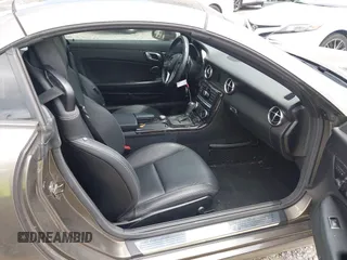 2015 Mercedes-Benz SLK 250 z VIN WDDPK4HA5FF110938, wystawiony jako IAAI lot #42098160 z przebiegiem 46 779 mil mil oraz . Historia ofert i sprzedaży dostępna na DreamBid. Obrazek 8.