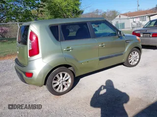 2013 Kia Soul with VIN KNDJT2A52D7619326, listed as a IAAI auction lot 41994398 with 209,066 mi miles. Bid and sale history available at carsss.com. Image 4.