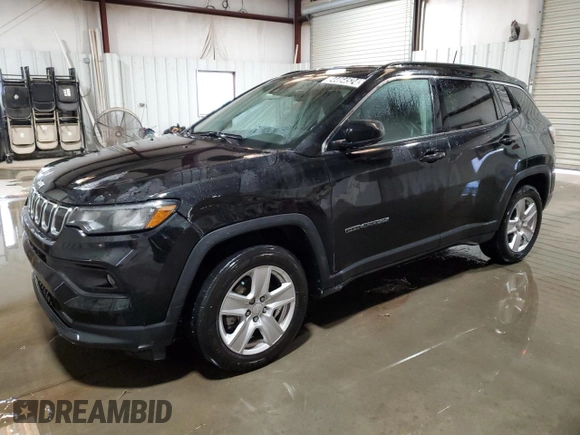 2022 Jeep Compass Latitude with VIN 3C4NJCBB3NT229589, listed as a Copart auction lot 84464524 with 61,157 mi miles and Clean Title. Bid and sale history available at carsss.com. Image 1.