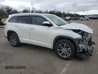 2018 Toyota Highlander SE z VIN 5TDJZRFH2JS911201, wystawiony jako Copart lot #57843215 z przebiegiem 94 977 mil mil oraz Szkoda całkowita • Salvage title. Historia ofert i sprzedaży dostępna na DreamBid. Obrazek 4.