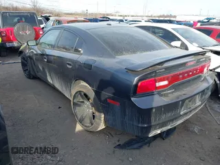 2014 Dodge Charger RT z VIN 2C3CDXCT7EH214037, wystawiony jako IAAI lot #41399551 z przebiegiem 108 620 mil mil oraz . Historia ofert i sprzedaży dostępna na DreamBid. Obrazek 3.
