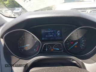2012 Ford Focus SE z VIN 1FAHP3K28CL229646, wystawiony jako IAAI lot #42491915 z przebiegiem 174 105 mil mil oraz . Historia ofert i sprzedaży dostępna na DreamBid. Obrazek 7.