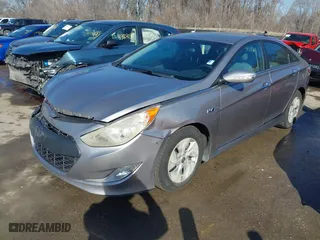 2013 Hyundai Sonata Hybrid Limited with VIN KMHEC4A47DA073769, listed as a IAAI auction lot 41758140 with 154,615 mi miles. Bid and sale history available at carsss.com. Image 2.