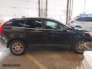2010 Volvo XC60 3.0T with VIN YV4992DZXA2020907, listed as a IAAI auction lot 41736455 with 140,890 mi miles. Bid and sale history available at carsss.com. Image 13.