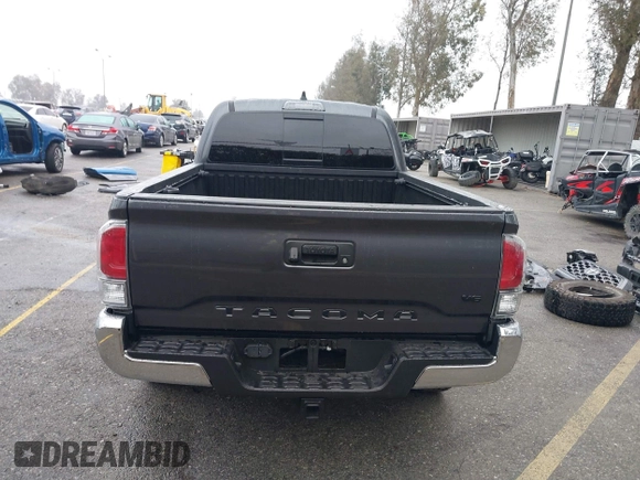 2023 Toyota Tacoma SR5 z VIN 3TMDZ5BN4PM148379, wystawiony jako IAAI lot #41547628 z przebiegiem 30 001 mil mil oraz . Historia ofert i sprzedaży dostępna na DreamBid. Obrazek 17.