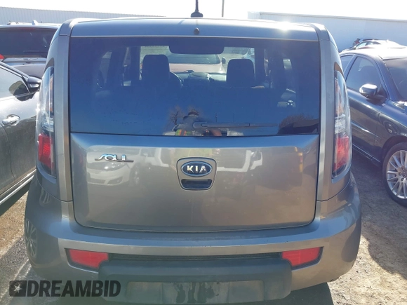2010 Kia Soul + with VIN KNDJT2A24A7068737, listed as a IAAI auction lot 41733384 with 175,450 mi miles. Bid and sale history available at carsss.com. Image 16.