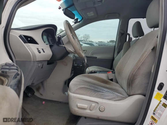 2011 Toyota Sienna LE AAS with VIN 5TDKK3DC5BS142773, listed as a Copart auction lot 44749155 with 165,790 mi miles and Salvage Title. Bid and sale history available at carsss.com. Image 7.