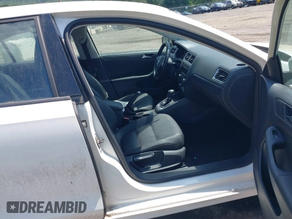 2012 Volkswagen Jetta SE with VIN 3VWDP7AJ6CM368338, listed as a IAAI auction lot 42838550 with 145,224 mi miles and . Bid and sale history available at DreamBid. Image 5.