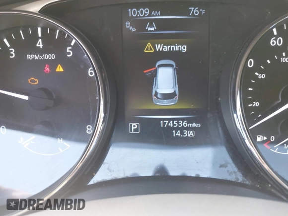 2015 Nissan Rogue SL with VIN 5N1AT2MV5FC927592, listed as a IAAI auction lot 42132041 with 174,536 mi miles and . Bid and sale history available at carsss.com. Image 7.