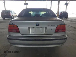 1997 BMW 5 Series 528i z VIN WBADD632XVBW00846, wystawiony jako Copart lot #58628775 z przebiegiem 223 745 mil mil oraz Czysty tytuł • Clean title. Historia ofert i sprzedaży dostępna na DreamBid. Obrazek 6.