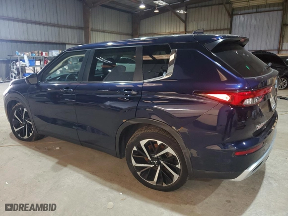 2024 Mitsubishi Outlander SE with VIN JA4J3VA86RZ054743, listed as a Copart auction lot 45364065 with 8,960 mi miles and Clean Title. Bid and sale history available at carsss.com. Image 2.