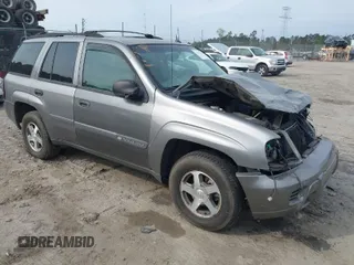 2005 Chevrolet TrailBlazer LT with VIN 1GNDT13S252250046, listed as a IAAI auction lot 41863119 with 194,102 mi miles. Bid and sale history available at carsss.com. Image 1.