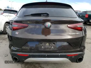 2018 Alfa Romeo Stelvio Ti z VIN ZASFAKBN6J7B80421, wystawiony jako Copart lot #43687775 z przebiegiem 81 426 mil mil oraz Czysty tytuł • Clean title. Historia ofert i sprzedaży dostępna na DreamBid. Obrazek 6.