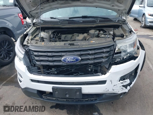 2017 Ford Police Interceptor Utility z VIN 1FM5K8AR2HGA94294, wystawiony jako IAAI lot #42091686 z przebiegiem 155 422 mil mil oraz . Historia ofert i sprzedaży dostępna na DreamBid. Obrazek 10.