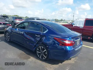 2017 Nissan Altima SR z VIN 1N4AL3AP8HN309048, wystawiony jako IAAI lot #42536729 z przebiegiem 132 465 mil mil oraz . Historia ofert i sprzedaży dostępna na DreamBid. Obrazek 3.