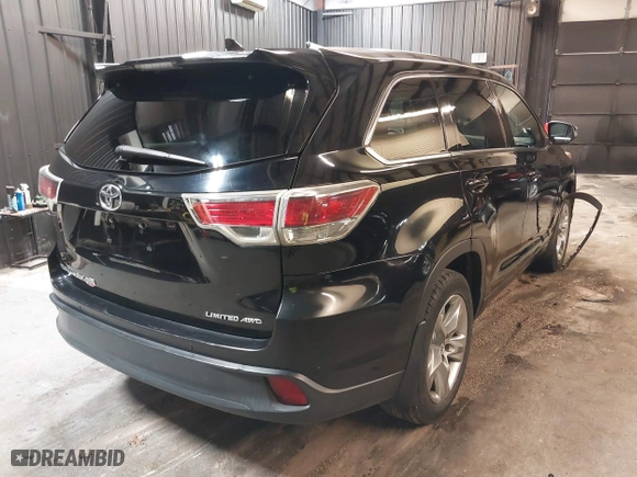 2015 Toyota Highlander Limited with VIN 5TDDKRFH1FS176008, listed as a IAAI auction lot 41917867 with 271,362 mi miles. Bid and sale history available at carsss.com. Image 4.